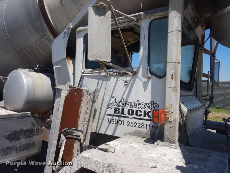 image for item KI9362 1986 Oshkosh  ready mix truck