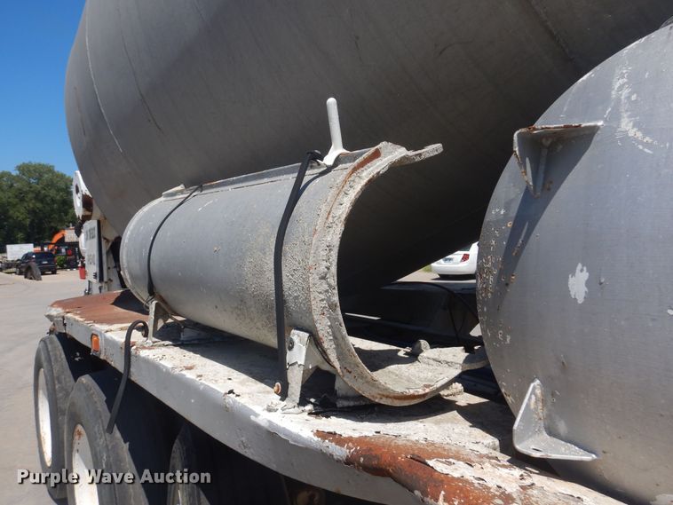 image for item KI9362 1986 Oshkosh  ready mix truck