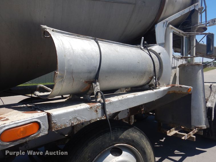 image for item KI9362 1986 Oshkosh  ready mix truck