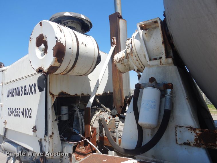 image for item KI9362 1986 Oshkosh  ready mix truck