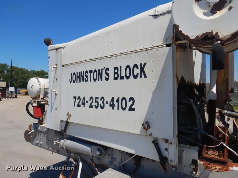 image for item KI9362 1986 Oshkosh  ready mix truck