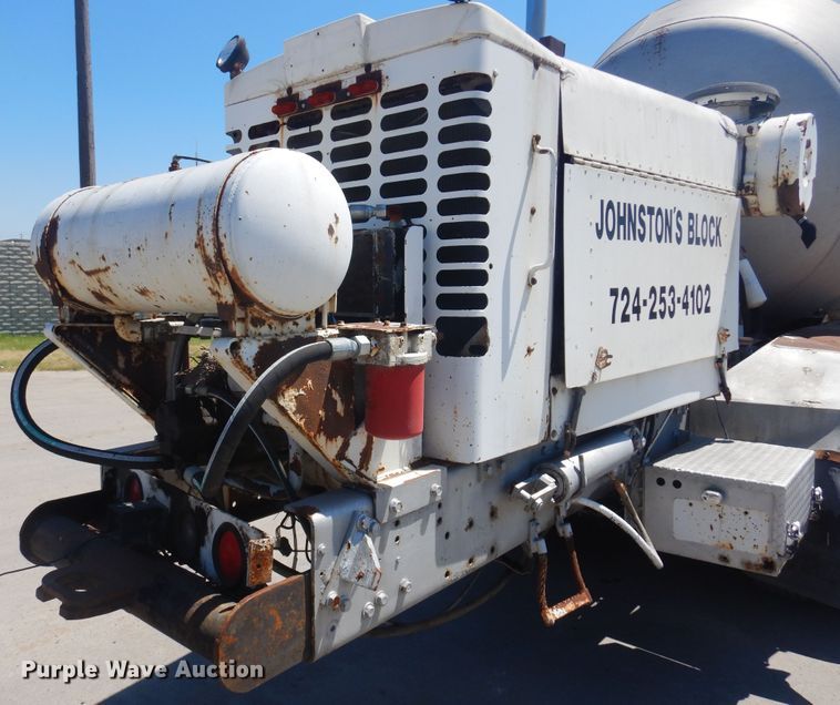 image for item KI9362 1986 Oshkosh  ready mix truck