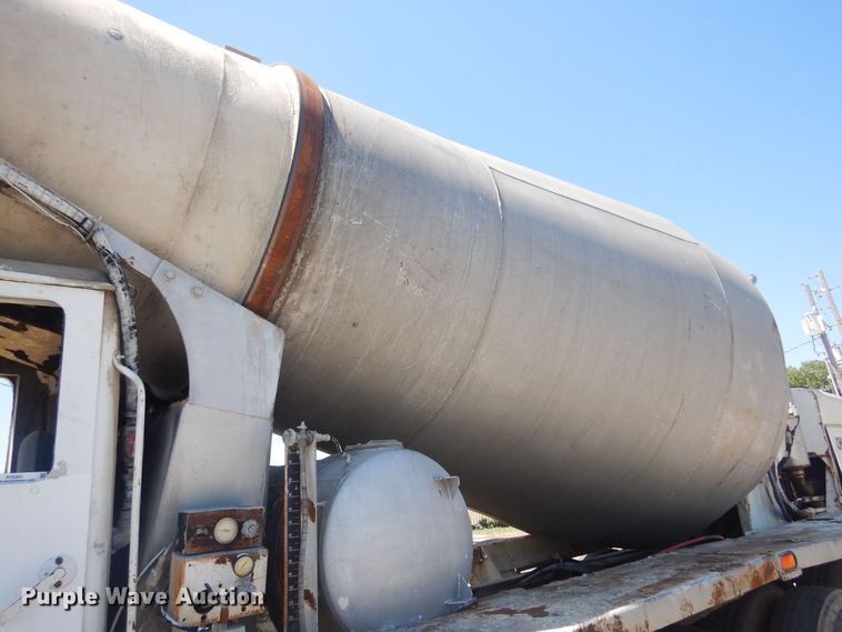 image for item KI9362 1986 Oshkosh  ready mix truck