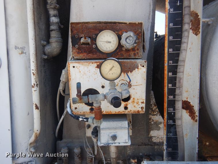 image for item KI9362 1986 Oshkosh  ready mix truck