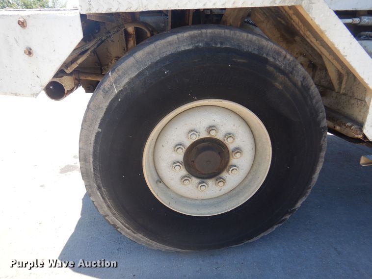 image for item KI9362 1986 Oshkosh  ready mix truck