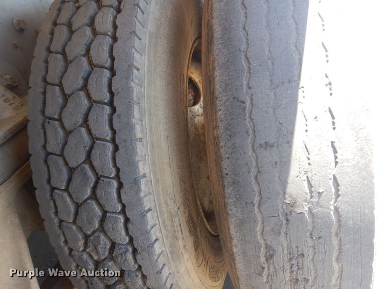 image for item KI9362 1986 Oshkosh  ready mix truck