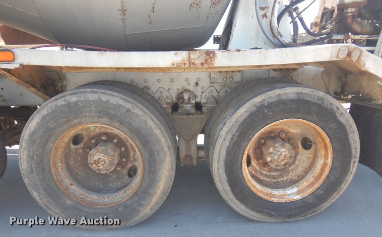 image for item KI9362 1986 Oshkosh  ready mix truck