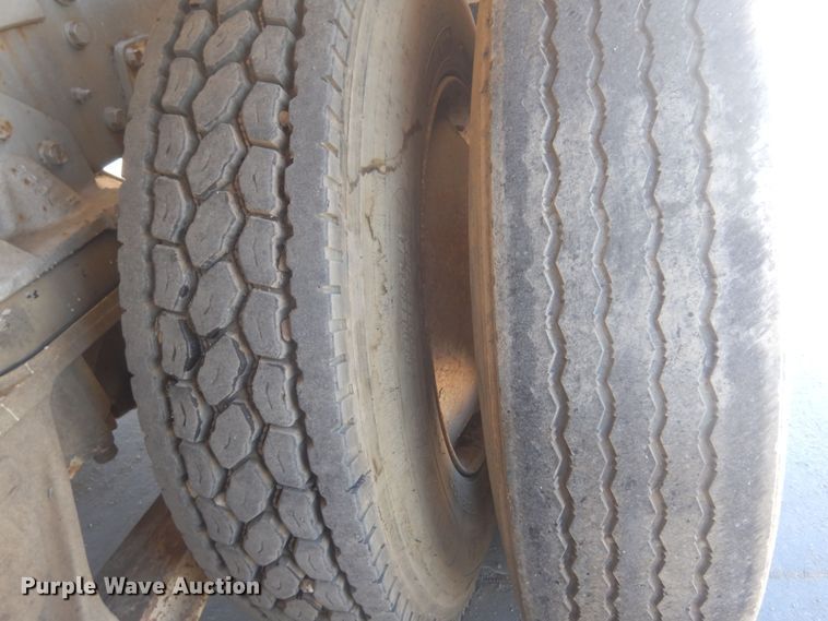 image for item KI9362 1986 Oshkosh  ready mix truck