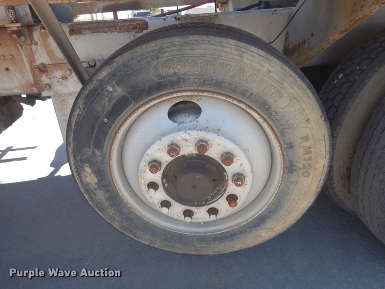 image for item KI9362 1986 Oshkosh  ready mix truck