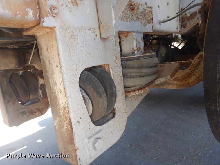 image for item KI9362 1986 Oshkosh  ready mix truck