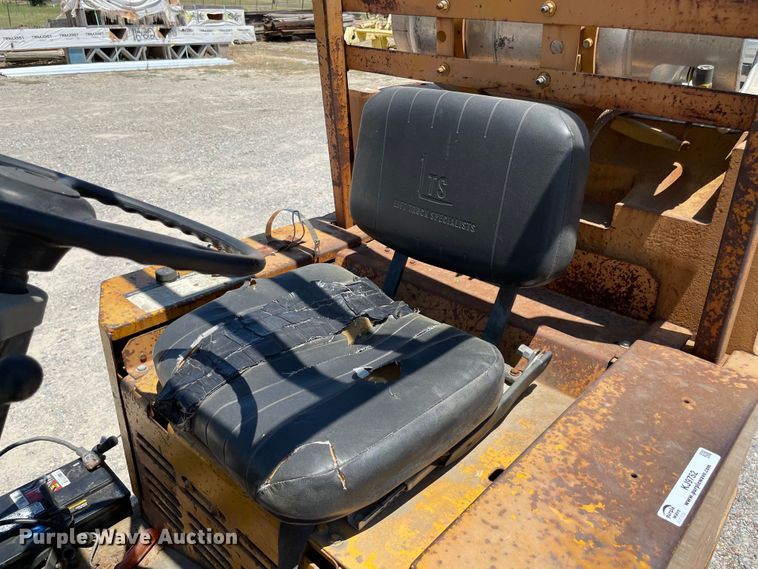 image for item KJ9752 Allis-Chalmers ACC600PS  forklift