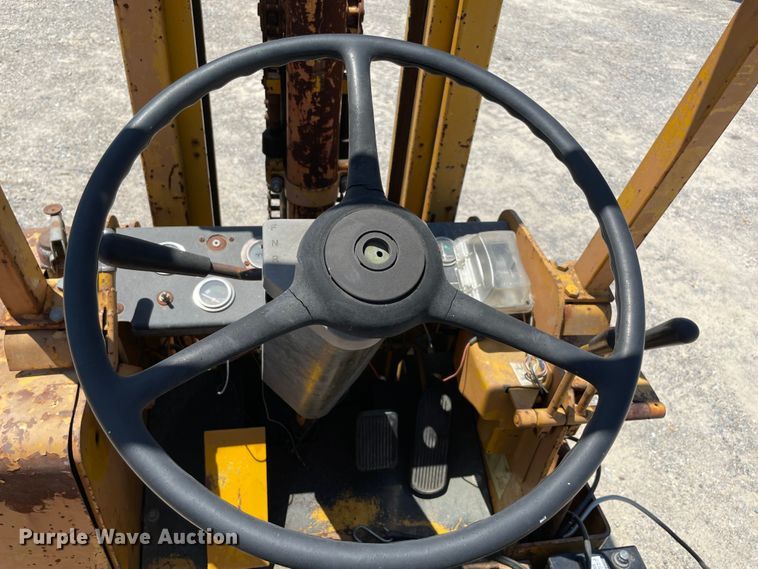 image for item KJ9752 Allis-Chalmers ACC600PS  forklift