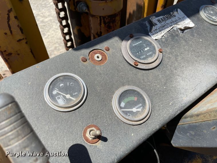 image for item KJ9752 Allis-Chalmers ACC600PS  forklift