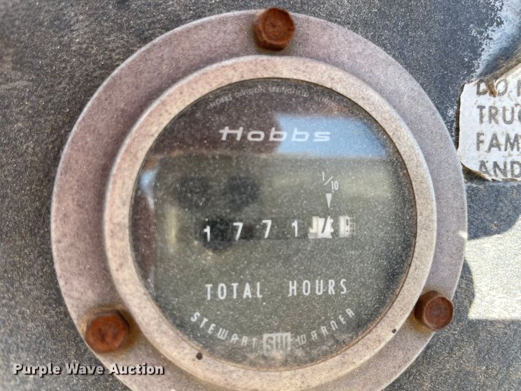 image for item KJ9752 Allis-Chalmers ACC600PS  forklift