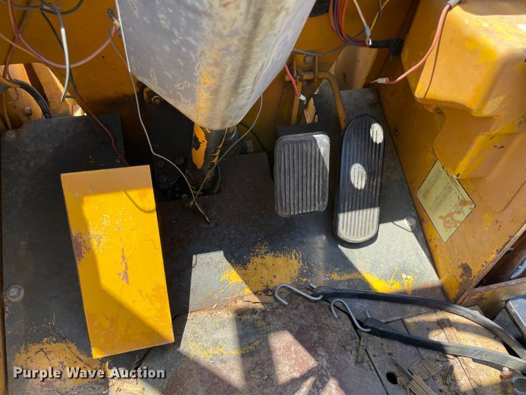 image for item KJ9752 Allis-Chalmers ACC600PS  forklift