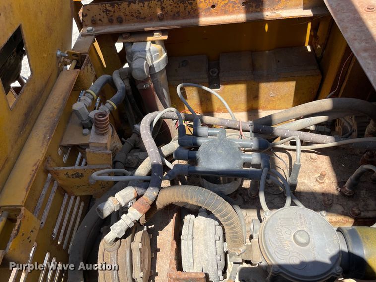 image for item KJ9752 Allis-Chalmers ACC600PS  forklift