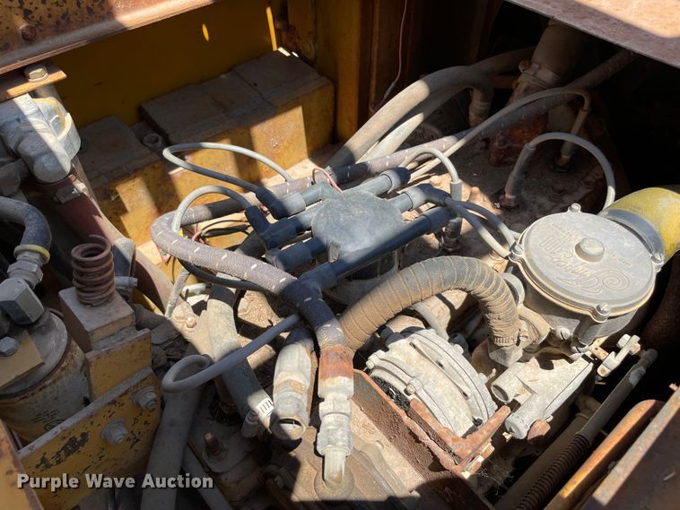 image for item KJ9752 Allis-Chalmers ACC600PS  forklift