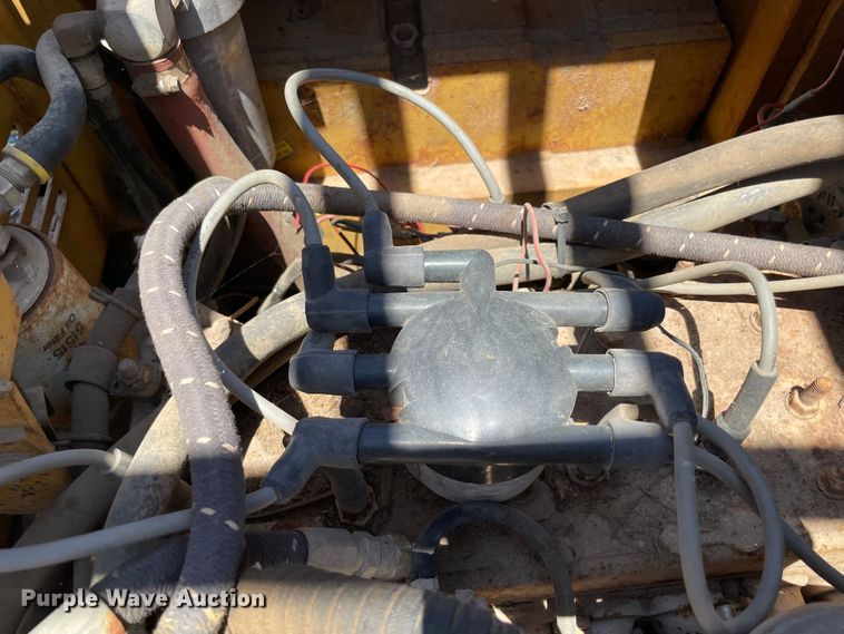 image for item KJ9752 Allis-Chalmers ACC600PS  forklift