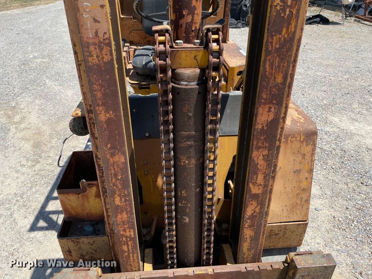 image for item KJ9752 Allis-Chalmers ACC600PS  forklift