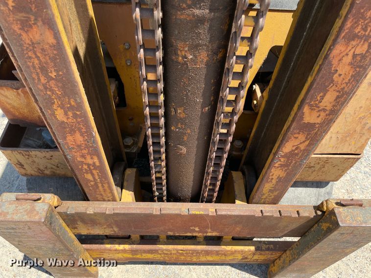 image for item KJ9752 Allis-Chalmers ACC600PS  forklift