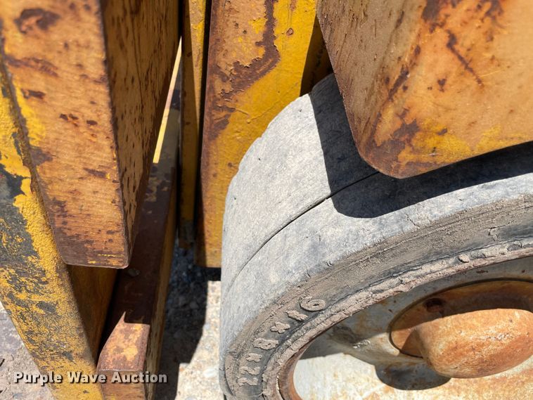 image for item KJ9752 Allis-Chalmers ACC600PS  forklift