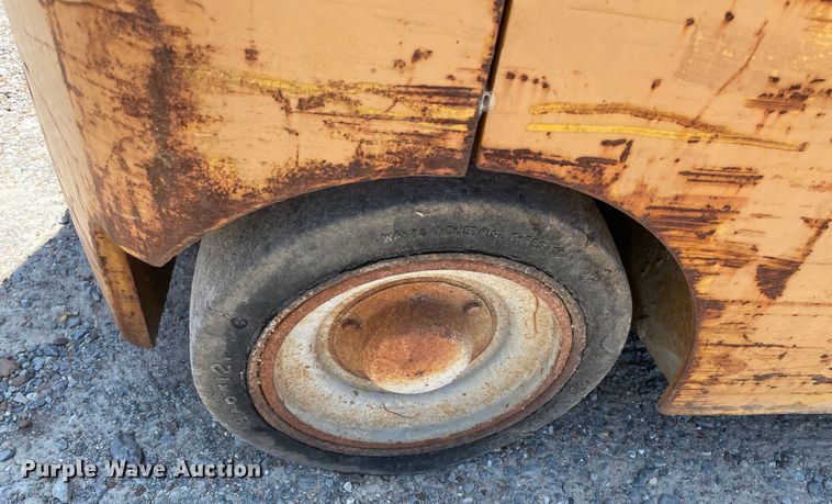 image for item KJ9752 Allis-Chalmers ACC600PS  forklift