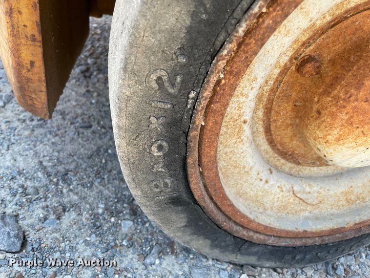 image for item KJ9752 Allis-Chalmers ACC600PS  forklift