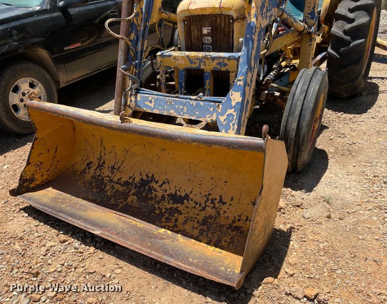 image for item KJ9782 Ford 4000  backhoe