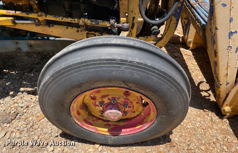 image for item KJ9782 Ford 4000  backhoe