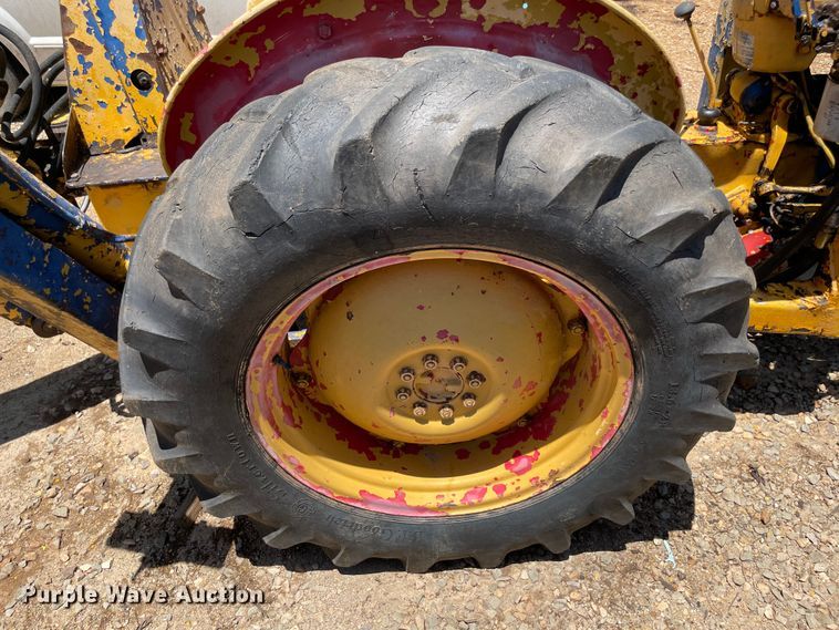 image for item KJ9782 Ford 4000  backhoe