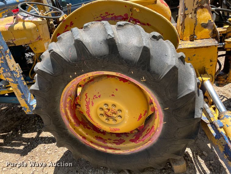 image for item KJ9782 Ford 4000  backhoe