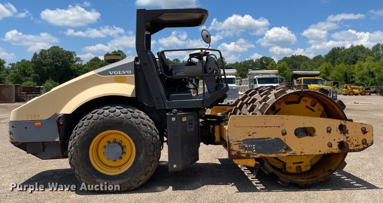 image for item KJ9791 Volvo SD115  single drum vibratory roller