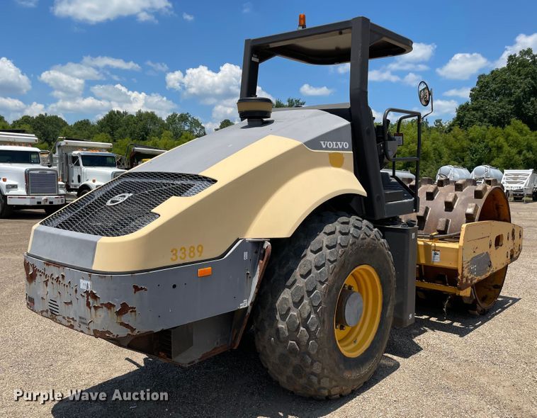 image for item KJ9791 Volvo SD115  single drum vibratory roller