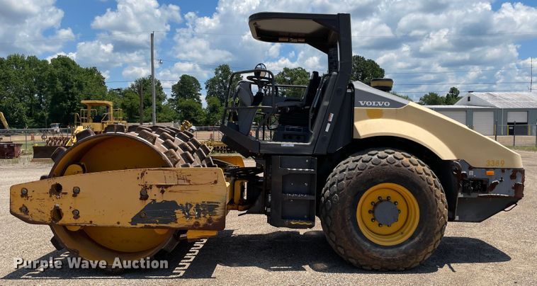 image for item KJ9791 Volvo SD115  single drum vibratory roller