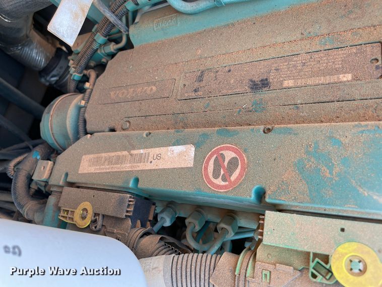 image for item KJ9791 Volvo SD115  single drum vibratory roller