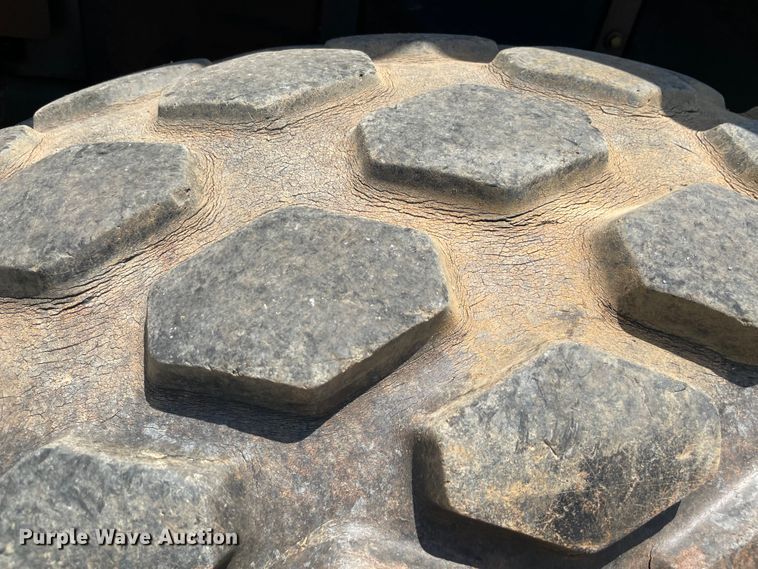 image for item KJ9791 Volvo SD115  single drum vibratory roller