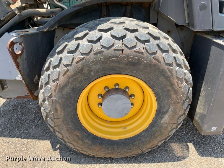 image for item KJ9791 Volvo SD115  single drum vibratory roller