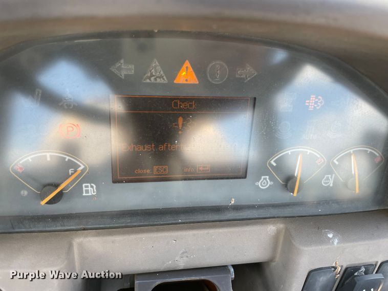 image for item KJ9791 Volvo SD115  single drum vibratory roller