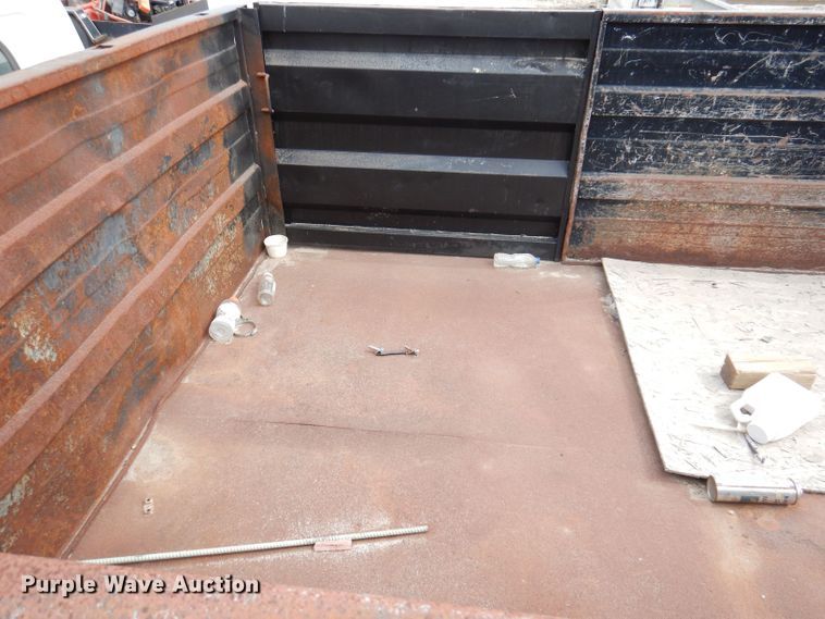 image for item KN9813 2006 Isuzu NPR  dump truck