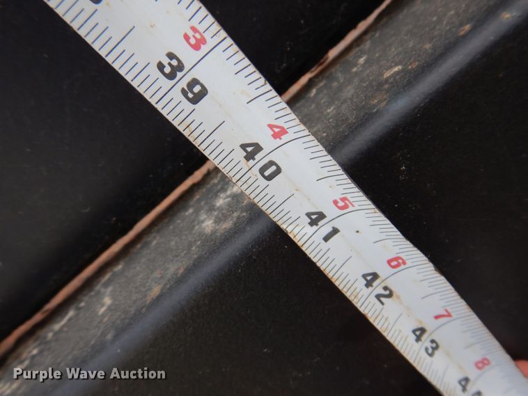 image for item KN9813 2006 Isuzu NPR  dump truck