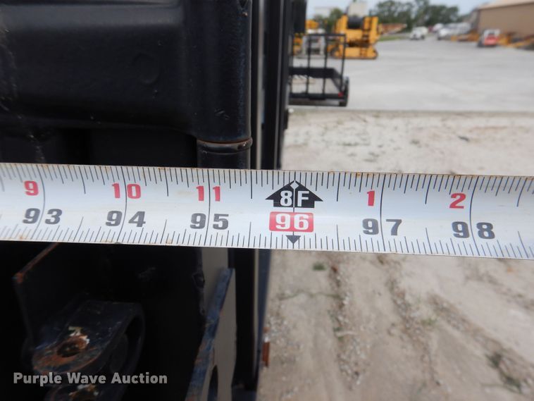 image for item KN9813 2006 Isuzu NPR  dump truck