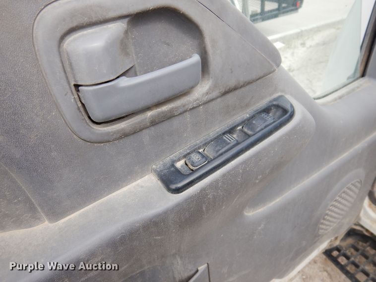 image for item KN9813 2006 Isuzu NPR  dump truck