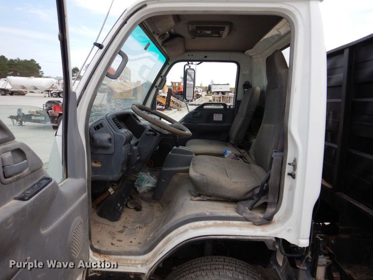 image for item KN9813 2006 Isuzu NPR  dump truck