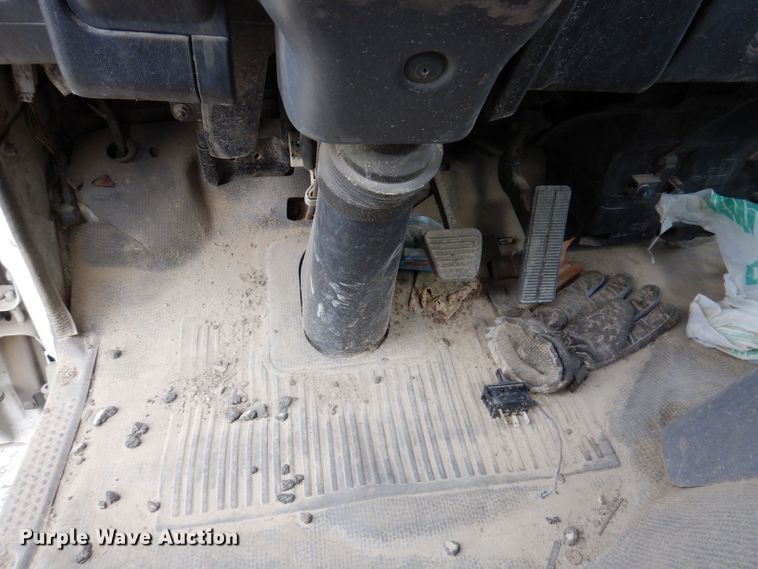 image for item KN9813 2006 Isuzu NPR  dump truck