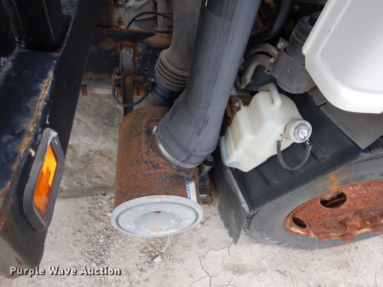 image for item KN9813 2006 Isuzu NPR  dump truck