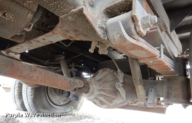 image for item KN9813 2006 Isuzu NPR  dump truck