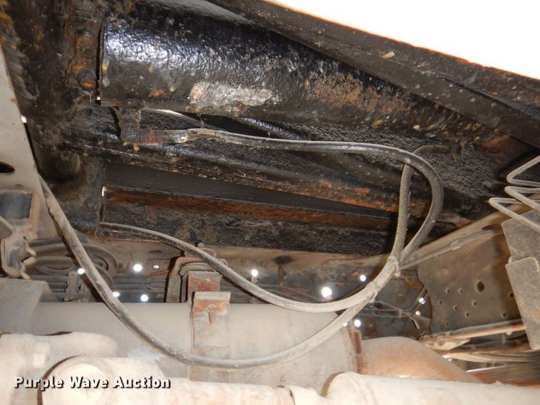 image for item KN9813 2006 Isuzu NPR  dump truck