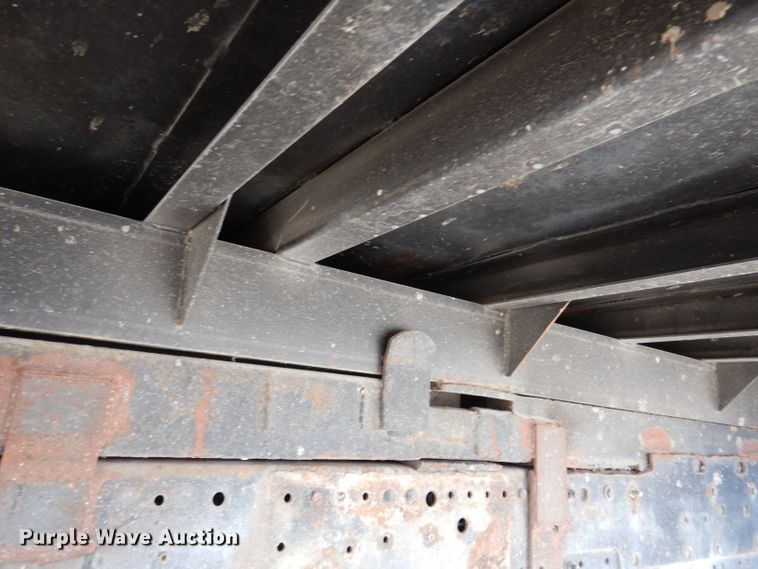 image for item KN9813 2006 Isuzu NPR  dump truck