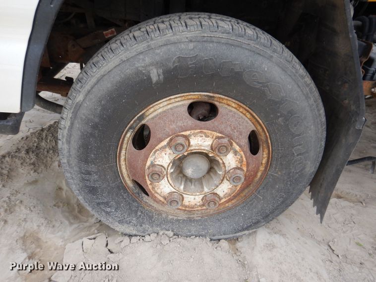 image for item KN9813 2006 Isuzu NPR  dump truck