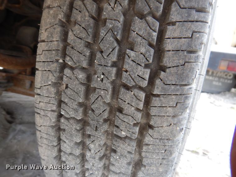 image for item KN9813 2006 Isuzu NPR  dump truck